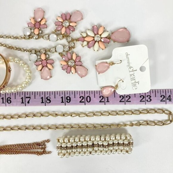 Gold Tone Pink and Faux Pearls Charming Charlie Statement Necklace Set Mary Kay - Picture 3 of 9